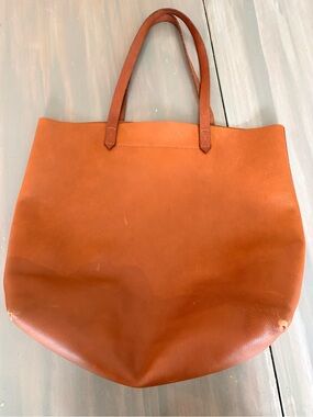 Madewell transport tote in saddle